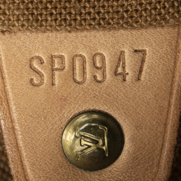 Louis Vuitton Montsouris MM - Picture 10 of 10